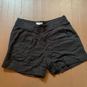 H&M Mid-Rise Black Shorts Size 4
